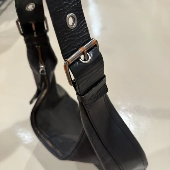 SOLD Vintage Banana Republic Black Leather Hobo Bag shoulder purse grunge everyd - Picture 6 of 16